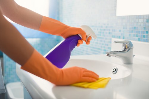 Kitchen and bathroom maintenance cleaning for Brompton properties